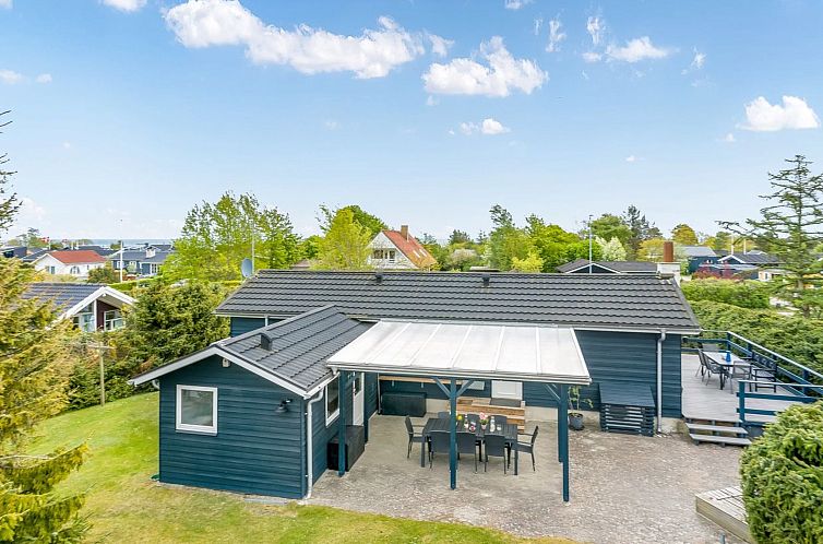 Vakantiehuis "Shaya" - 340m from the sea