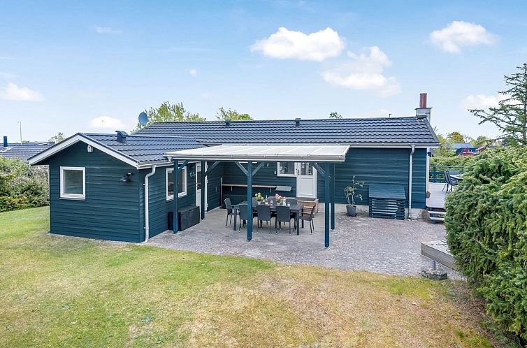 Vakantiehuis "Shaya" - 340m from the sea