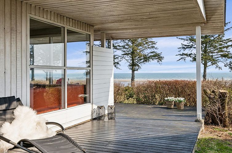 Vakantiehuis "Wrage" -  from the sea