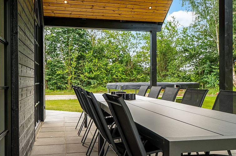 Vakantiehuis "Osa" -  from the sea