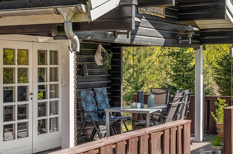 Vakantiehuis "Uuno" - 1.2km from the sea