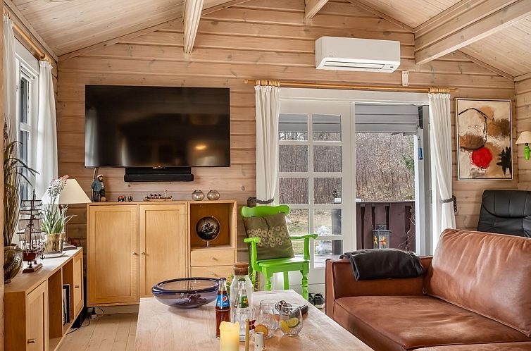 Vakantiehuis "Uuno" - 1.2km from the sea