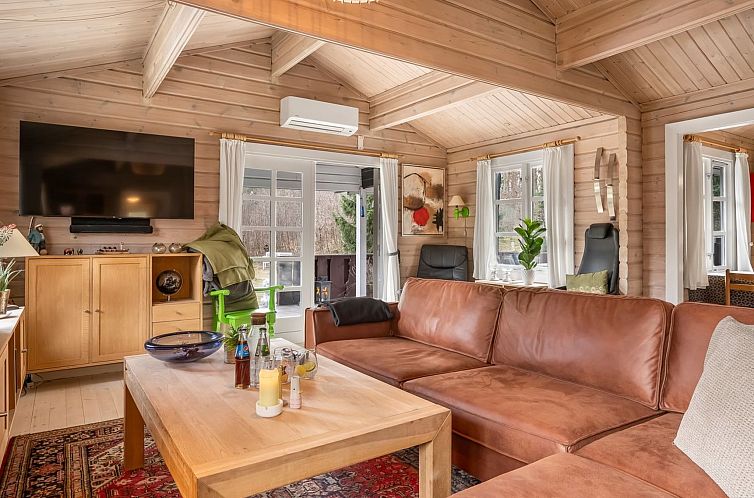 Vakantiehuis "Uuno" - 1.2km from the sea