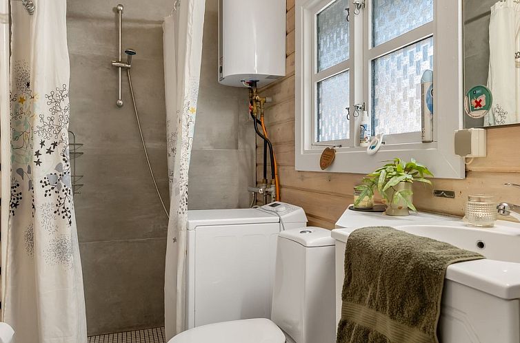 Vakantiehuis "Uuno" - 1.2km from the sea