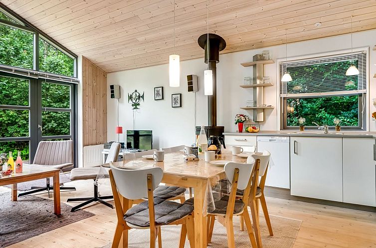 Vakantiehuis "Suna" -  from the sea