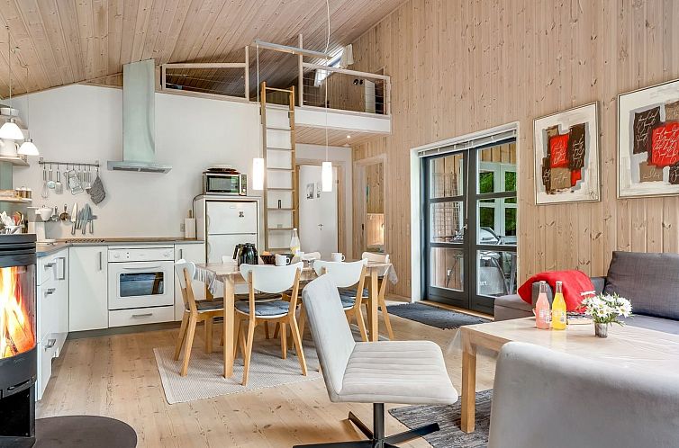 Vakantiehuis "Suna" -  from the sea