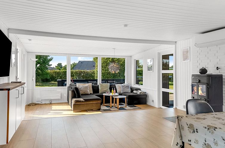 Vakantiehuis "Suna" -  from the sea