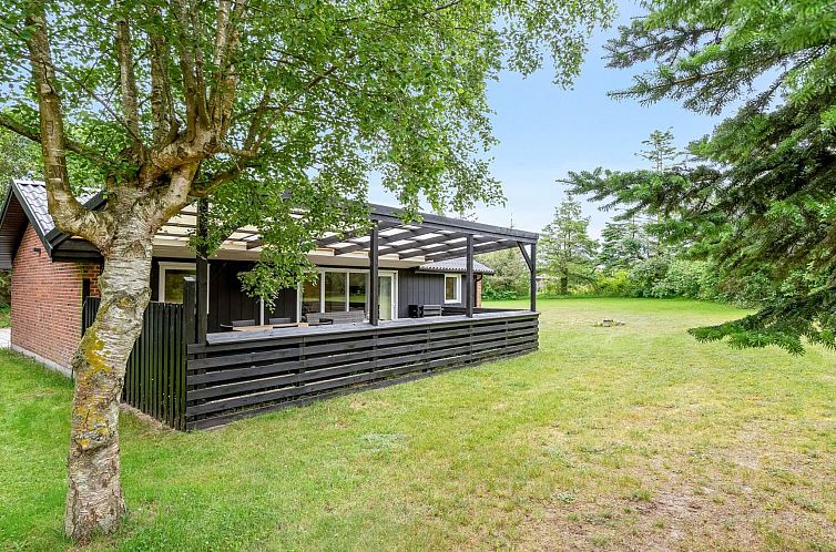Vakantiehuis "Elmira" - 555m from the sea
