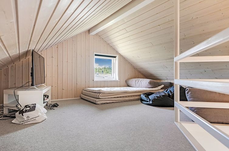 Vakantiehuis "Eve" - 700m from the sea