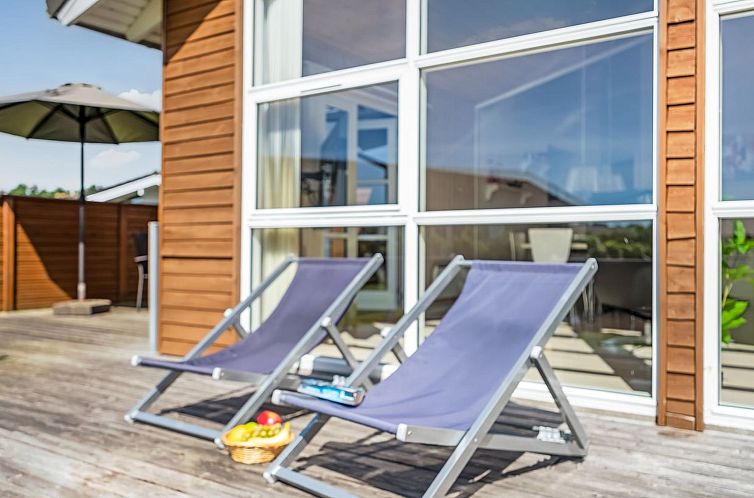 Vakantiehuis "Eve" - 700m from the sea