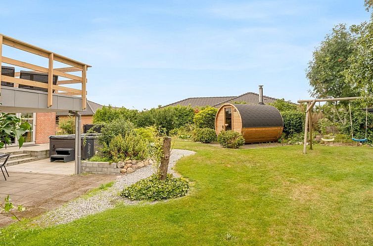 Vakantiehuis "Elaine" - 350m from the sea