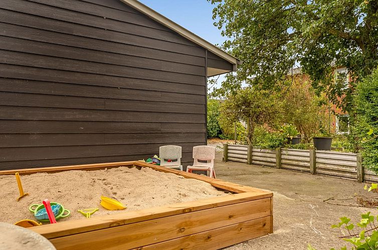Vakantiehuis "Elaine" - 350m from the sea