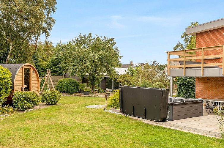 Vakantiehuis "Elaine" - 350m from the sea