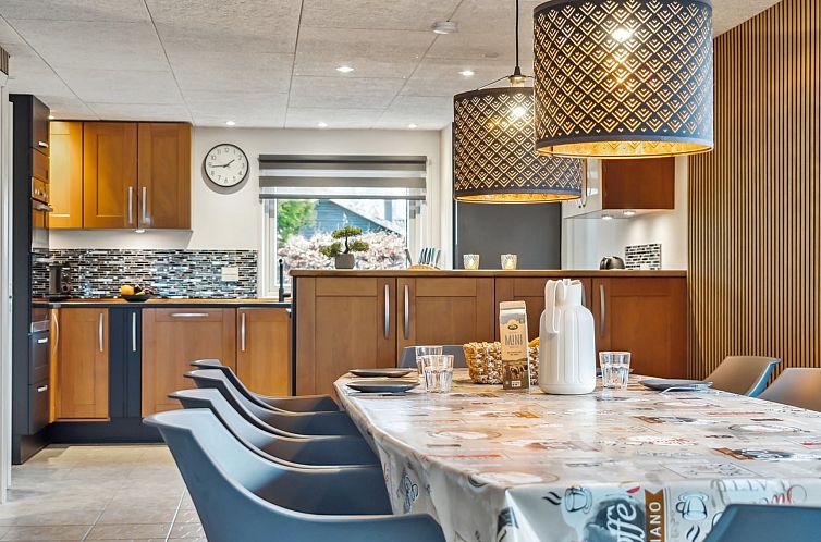 Vakantiehuis "Fidelia" - 400m from the sea