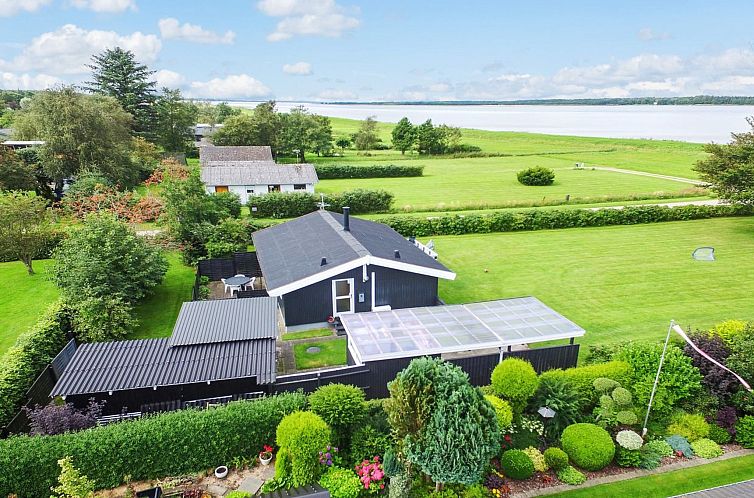 Vakantiehuis "Ilya" - 90m to the fjord