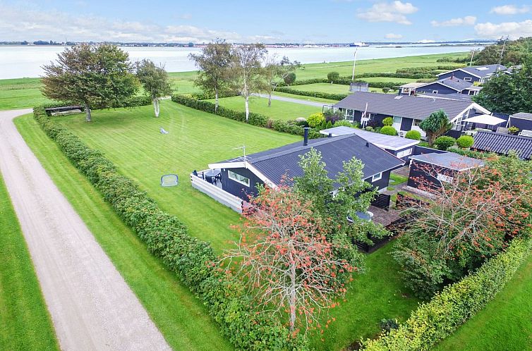 Vakantiehuis "Ilya" - 90m to the fjord