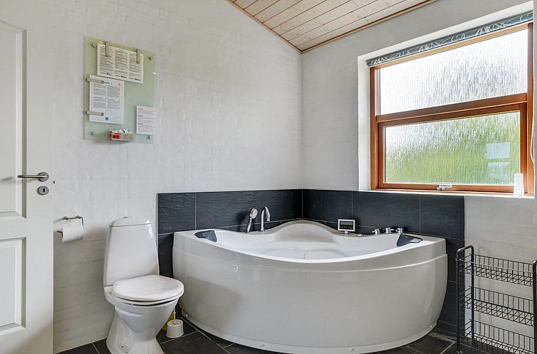 Vakantiehuis "Roope" - 50m from the sea