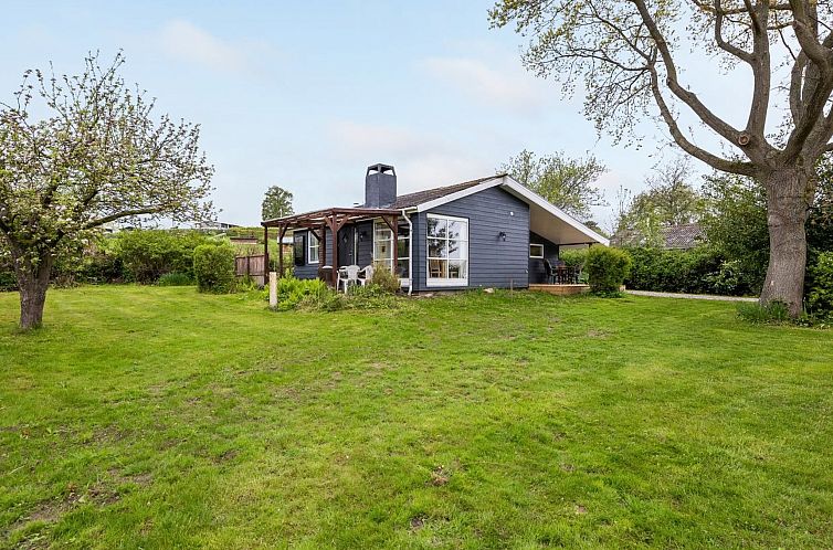 Vakantiehuis "Venla" - 150m from the sea