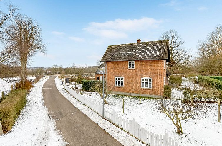 Vakantiehuis "Edla" - 5km from the sea