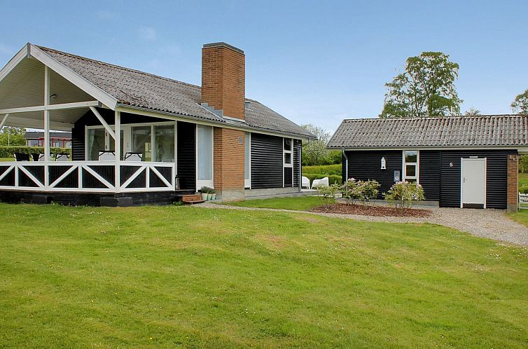 Vakantiehuis "Silka" - 250m from the sea