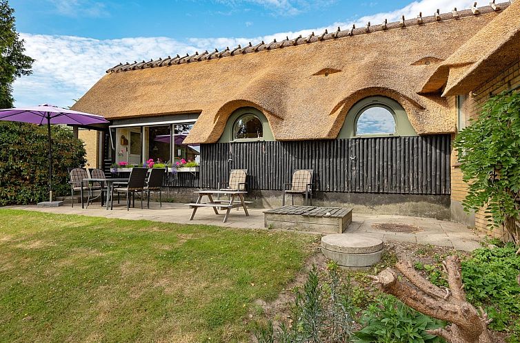 Vakantiehuis "Edithe" - 250m from the sea