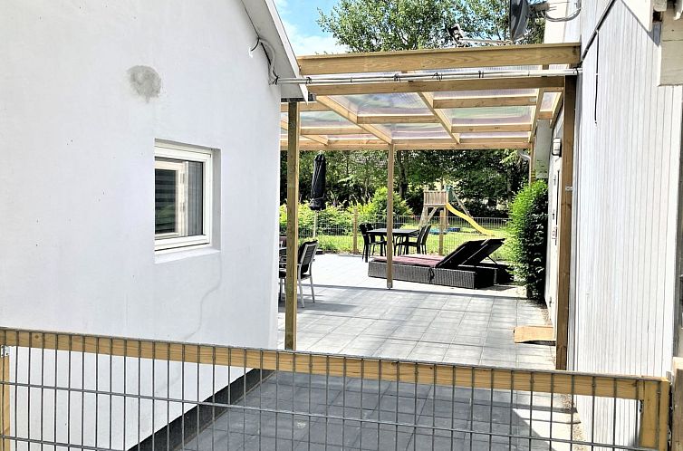 Vakantiehuis "Thrugels" - 200m from the sea