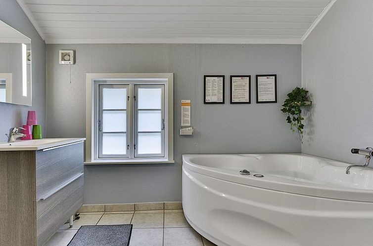 Vakantiehuis "Thrugels" - 200m from the sea