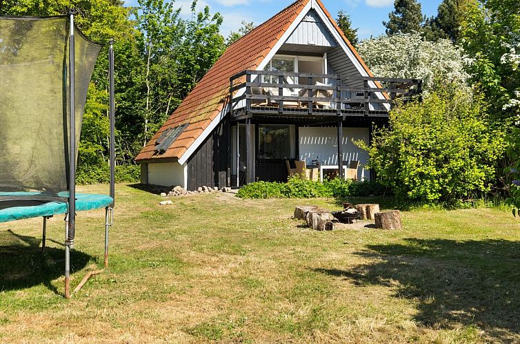 Vakantiehuis "Sunna" - 1km from the sea