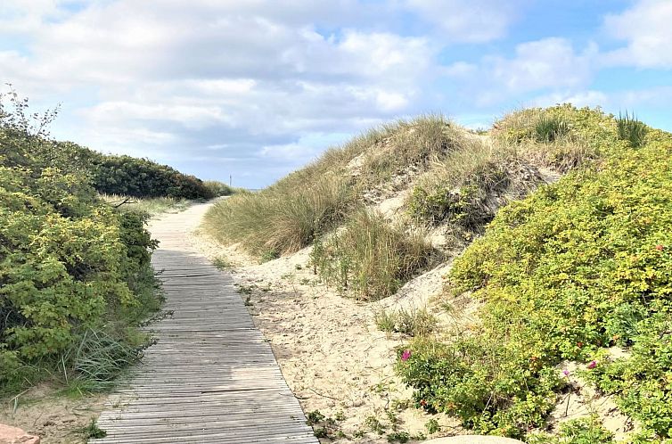 Vakantiehuis "Sunna" - 1km from the sea