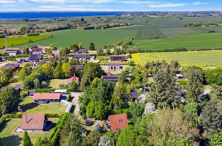 Vakantiehuis "Sunna" - 1km from the sea