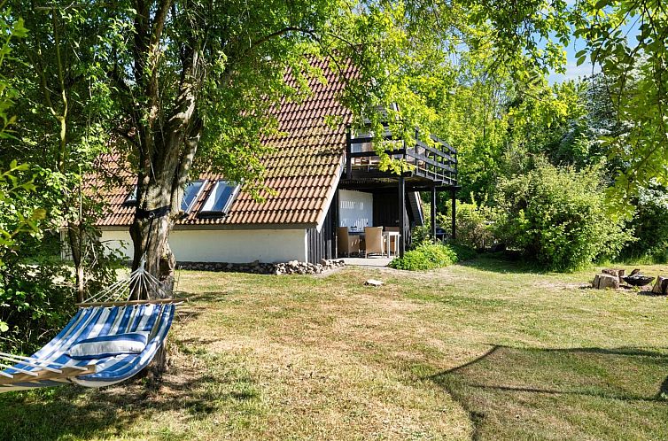 Vakantiehuis "Sunna" - 1km from the sea