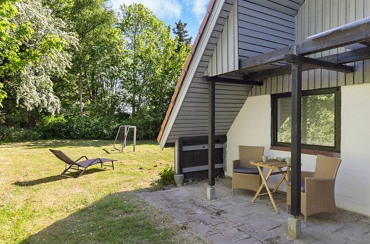 Vakantiehuis "Sunna" - 1km from the sea