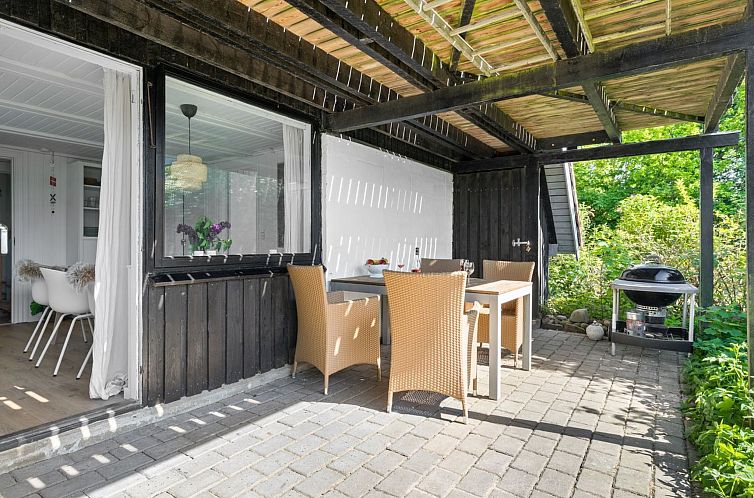 Vakantiehuis "Sunna" - 1km from the sea