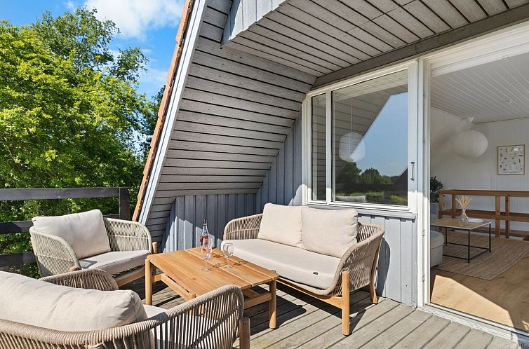 Vakantiehuis "Sunna" - 1km from the sea