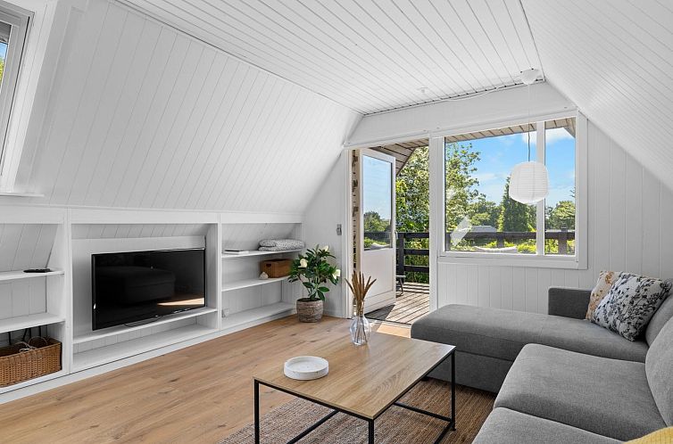 Vakantiehuis "Sunna" - 1km from the sea