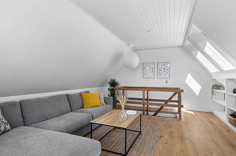 Vakantiehuis "Sunna" - 1km from the sea