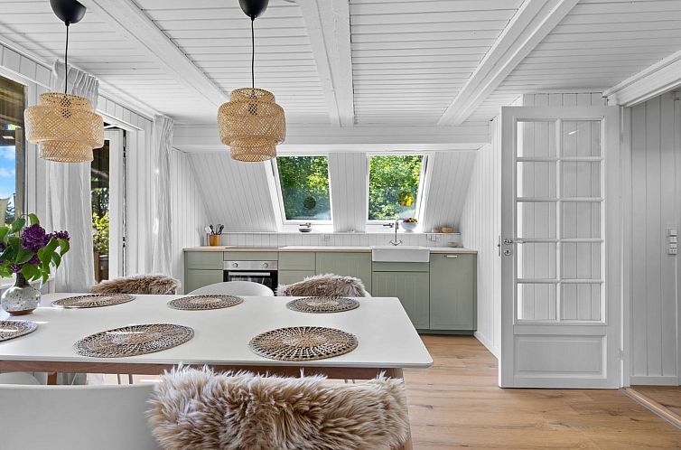 Vakantiehuis "Sunna" - 1km from the sea