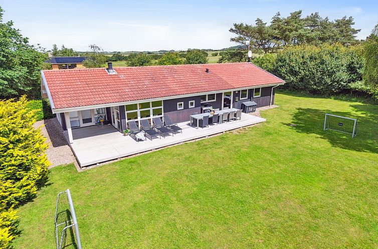 Vakantiehuis "Jorinde" - 1km from the sea