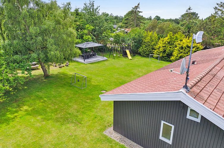 Vakantiehuis "Jorinde" - 1km from the sea