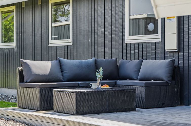 Vakantiehuis "Jorinde" - 1km from the sea