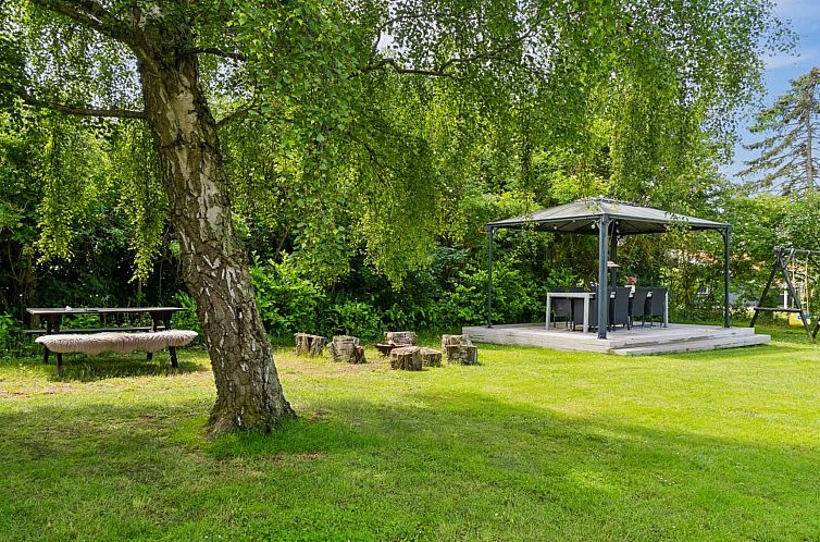 Vakantiehuis "Jorinde" - 1km from the sea
