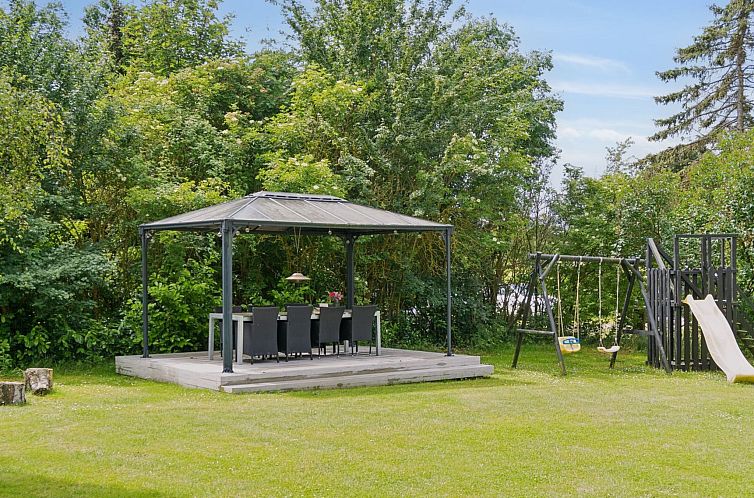 Vakantiehuis "Jorinde" - 1km from the sea
