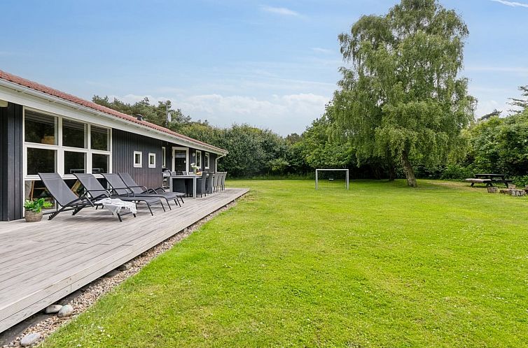 Vakantiehuis "Jorinde" - 1km from the sea