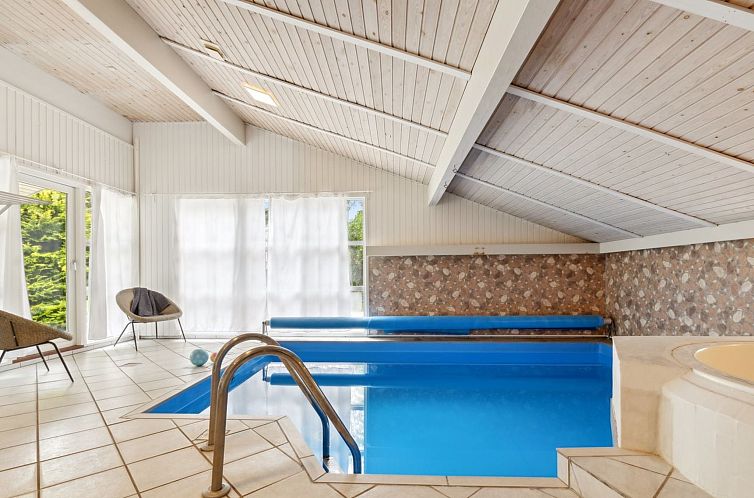 Vakantiehuis "Jorinde" - 1km from the sea