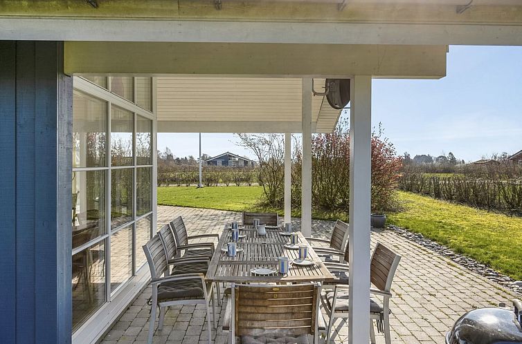 Vakantiehuis "Bara" - 600m from the sea