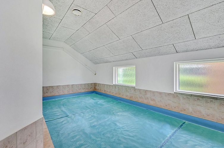 Vakantiehuis "Emly" - 1.1km from the sea