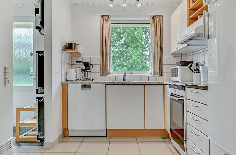 Vakantiehuis "Emly" - 1.1km from the sea