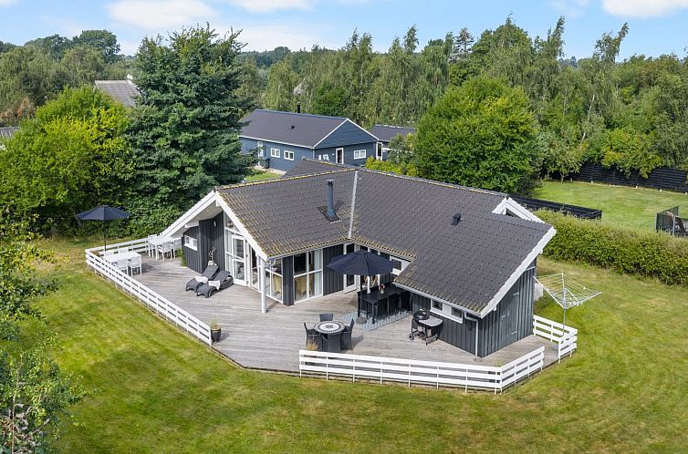 Vakantiehuis "Ønevus" - 550m from the sea