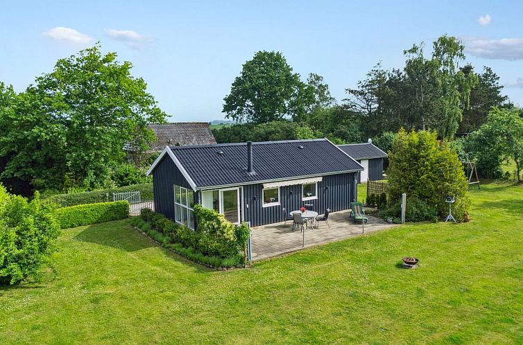 Vakantiehuis "Sunna" - 1km from the sea