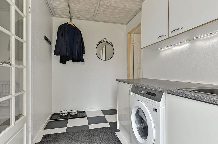 Vakantiehuis "Sunna" - 1km from the sea